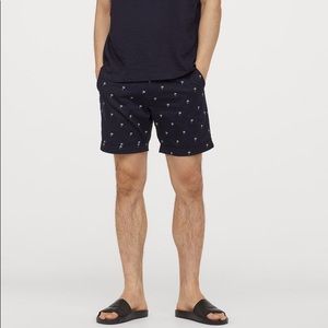 H&M Men’s navy blue palm tree shorts size 30R ✨